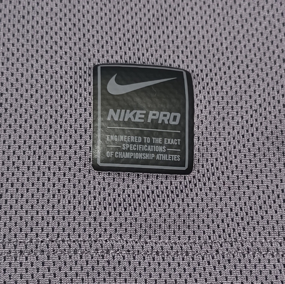 NIKE Dri Fit workout gym top shirt - Picture 4 of 5